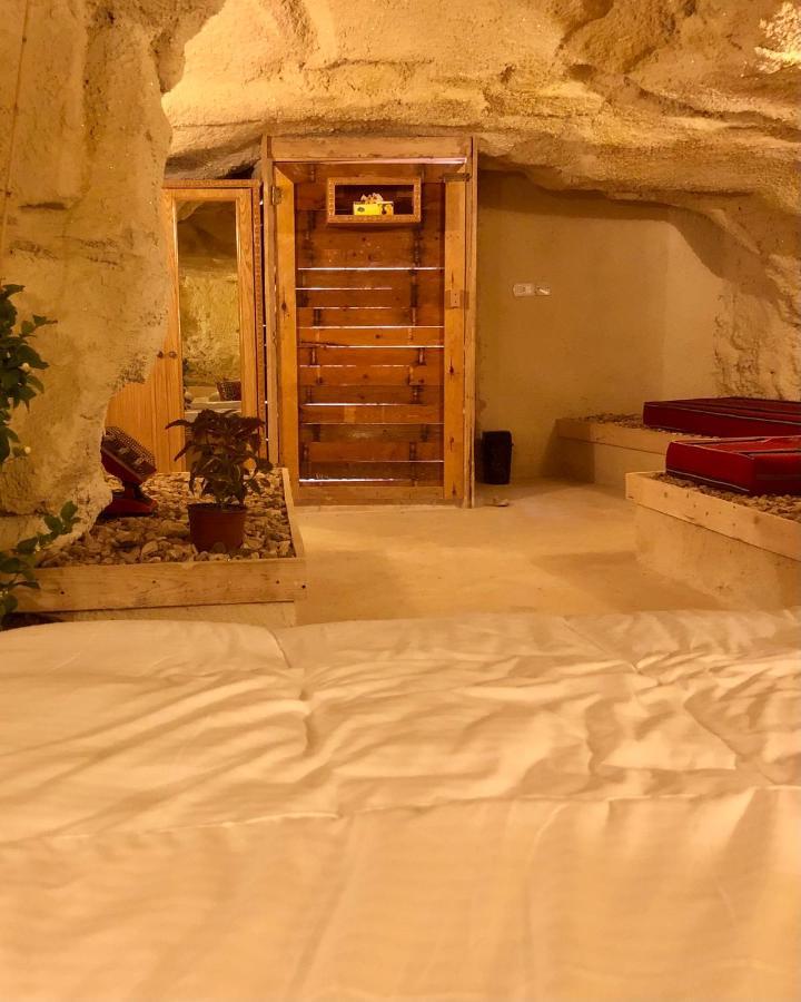 7 Caves Hotel Al Jāyah エクステリア 写真